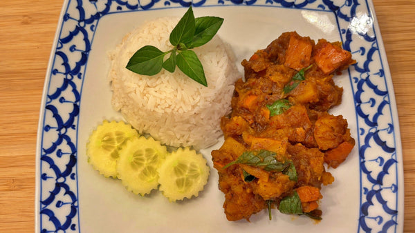 In roter Currypaste gebratener Kürbis - Pad Phrik Fak Tong - Yak Thai