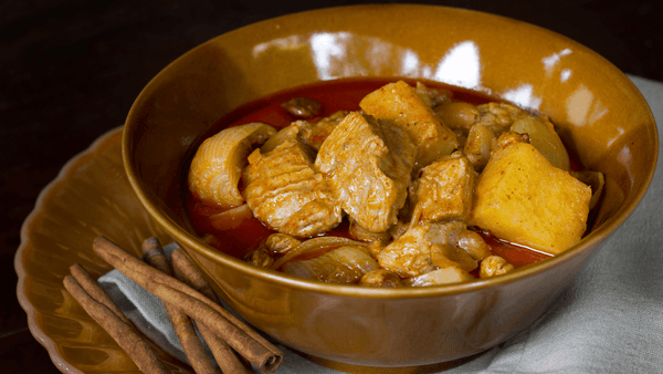 Massaman Curry Rezept – Entdecke den König unter den Currys - Yak Thai