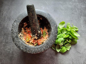 Pad Krapao - ein Klassiker der thailändischen Wok Gerichte - Yak Thai