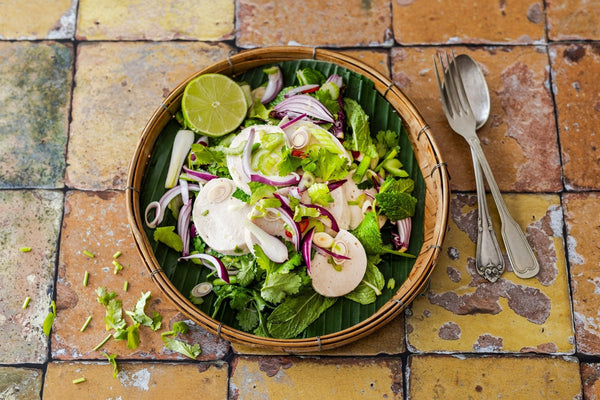 Yam Moo Yor - Ein typisch thailändischer Wurstsalat - Yak Thai