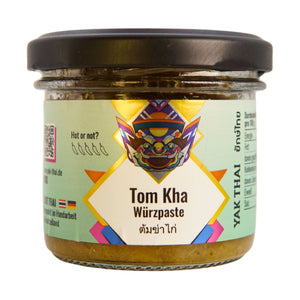 Thailaendische Tom Kha Paste im Glas
